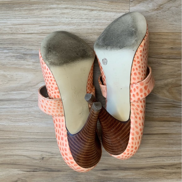 BCBG "Lady" Coral Peach Alligator/Crocodile Open Toe Stiletto Heels Size 6.5 - Picture 10 of 10